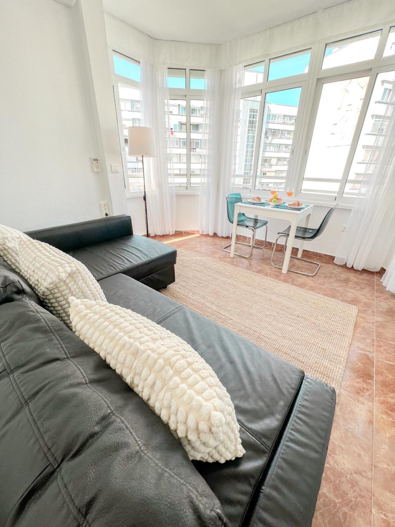 Cozy & Bright Flat Torremolinos Centre Apartman Kültér fotó